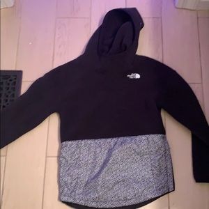 Light outerwear jacket/hoodie north face fleece